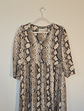 Maeve Anthropologie snake Print V-Neck Dress Animal Print Feminine Medium